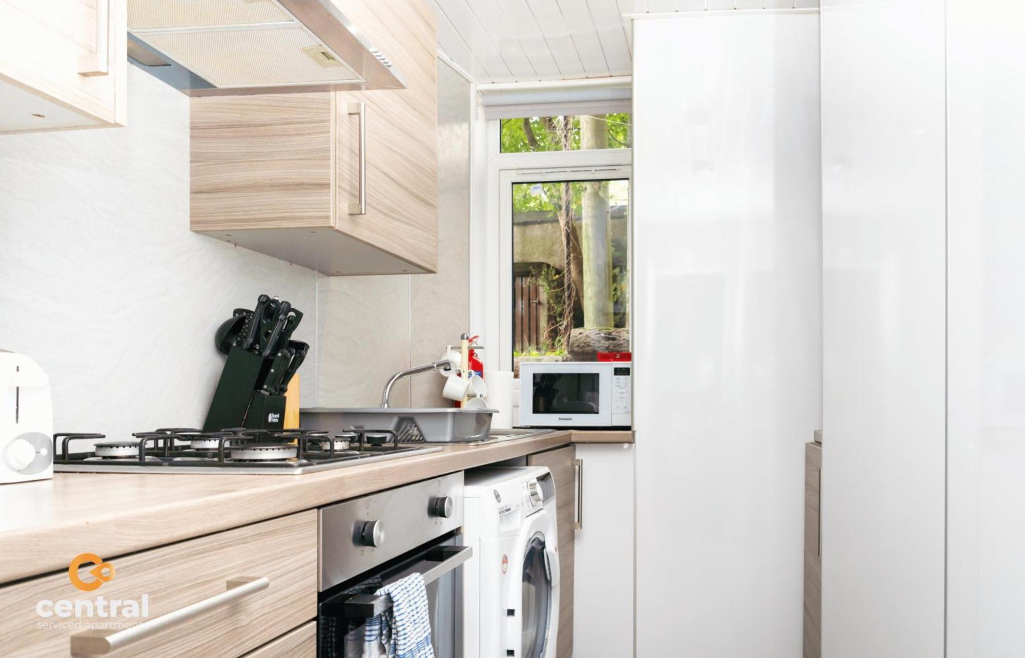 Central Serviced Apartments - 2 Bedroom - Ground Floor - Monthly & Weekly Bookings Welcome - Free Street Parking - 2 Double Beds - Wifi - Smart Tvs In Rooms - Fully Equipped - Heating 24-7 - Contractor & Short Stay Favourite Dundee Buitenkant foto
