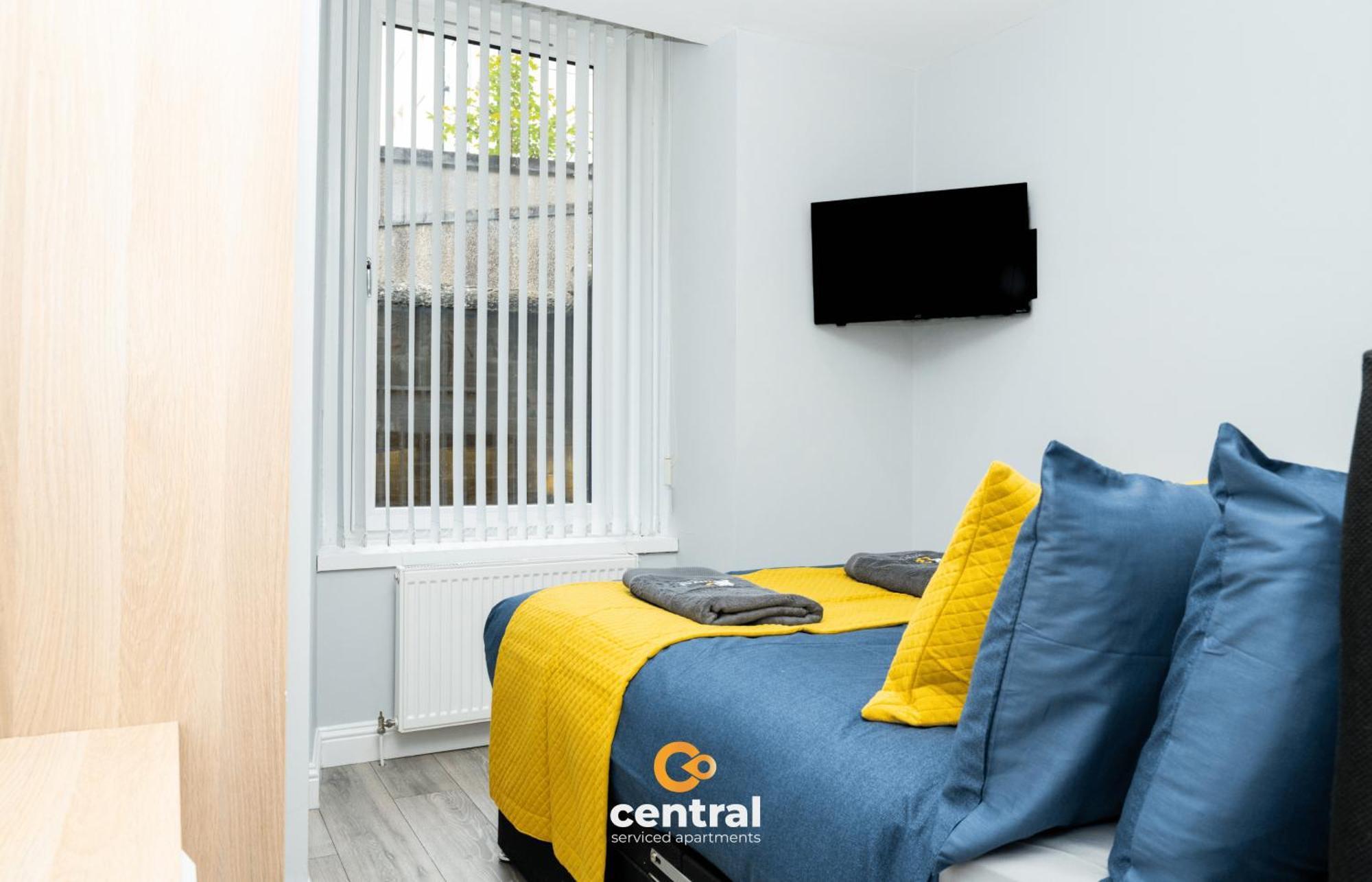 Central Serviced Apartments - 2 Bedroom - Ground Floor - Monthly & Weekly Bookings Welcome - Free Street Parking - 2 Double Beds - Wifi - Smart Tvs In Rooms - Fully Equipped - Heating 24-7 - Contractor & Short Stay Favourite Dundee Buitenkant foto