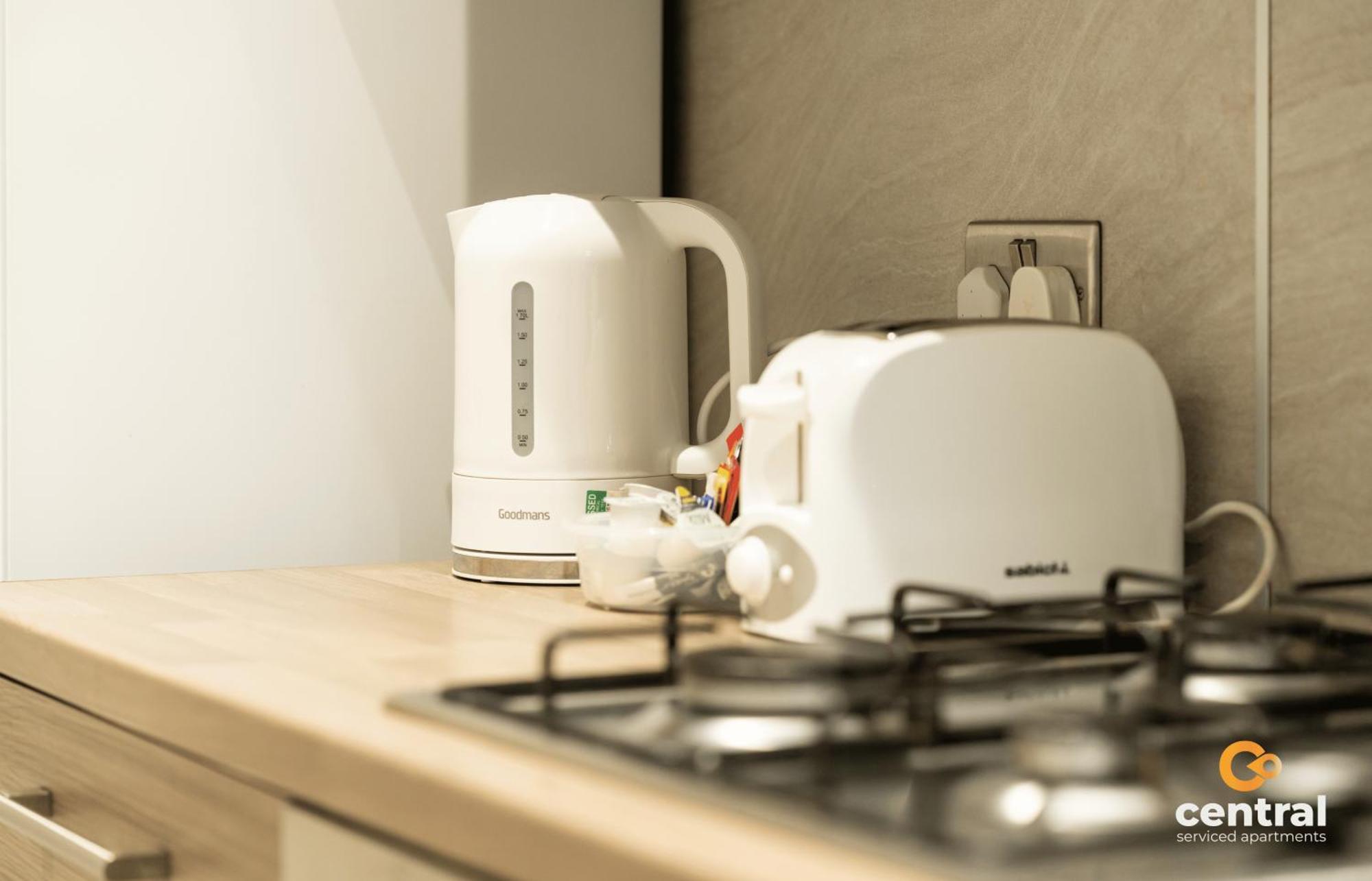 Central Serviced Apartments - 2 Bedroom - Ground Floor - Monthly & Weekly Bookings Welcome - Free Street Parking - 2 Double Beds - Wifi - Smart Tvs In Rooms - Fully Equipped - Heating 24-7 - Contractor & Short Stay Favourite Dundee Buitenkant foto