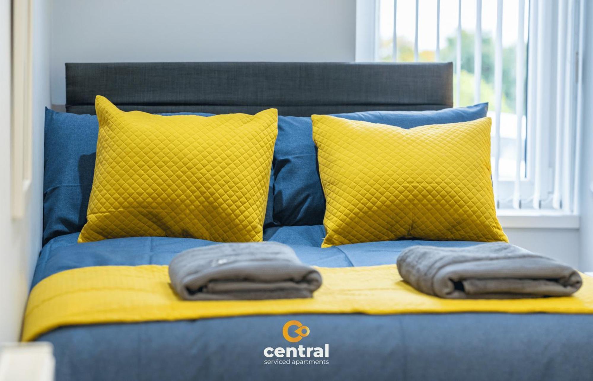 Central Serviced Apartments - 2 Bedroom - Ground Floor - Monthly & Weekly Bookings Welcome - Free Street Parking - 2 Double Beds - Wifi - Smart Tvs In Rooms - Fully Equipped - Heating 24-7 - Contractor & Short Stay Favourite Dundee Buitenkant foto