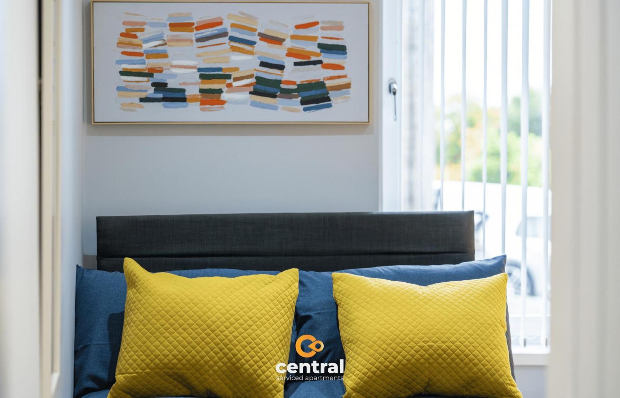 Central Serviced Apartments - 2 Bedroom - Ground Floor - Monthly & Weekly Bookings Welcome - Free Street Parking - 2 Double Beds - Wifi - Smart Tvs In Rooms - Fully Equipped - Heating 24-7 - Contractor & Short Stay Favourite Dundee Buitenkant foto